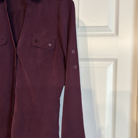 Express M plum fitted long sleeve shirt 2 pockets v neck button up - Picture 6 of 10